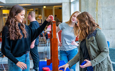 Kirkwood Students playing Connect4