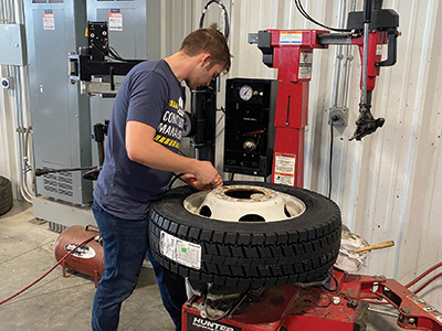 Photo of a WLC student at Junge Ford in North Liberty